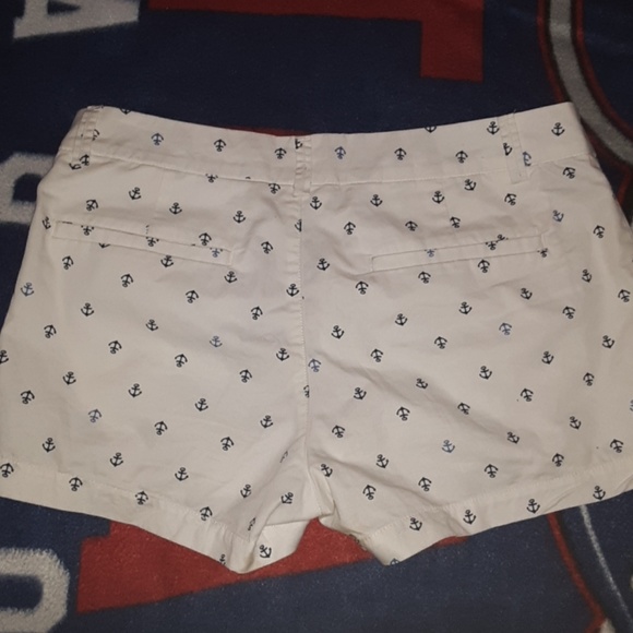 UniQlo white and blue anchor shorts-4 - Picture 2 of 8